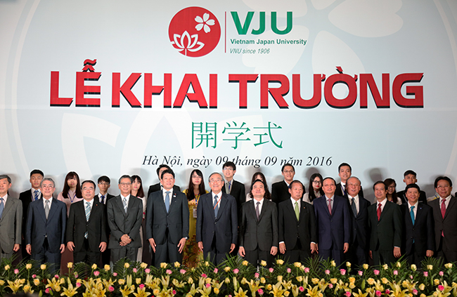 8_-vnu-khai-giang-truong-dh-viet-nhat-vju-44